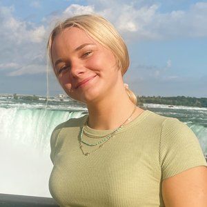 Meet your Posher! Claire